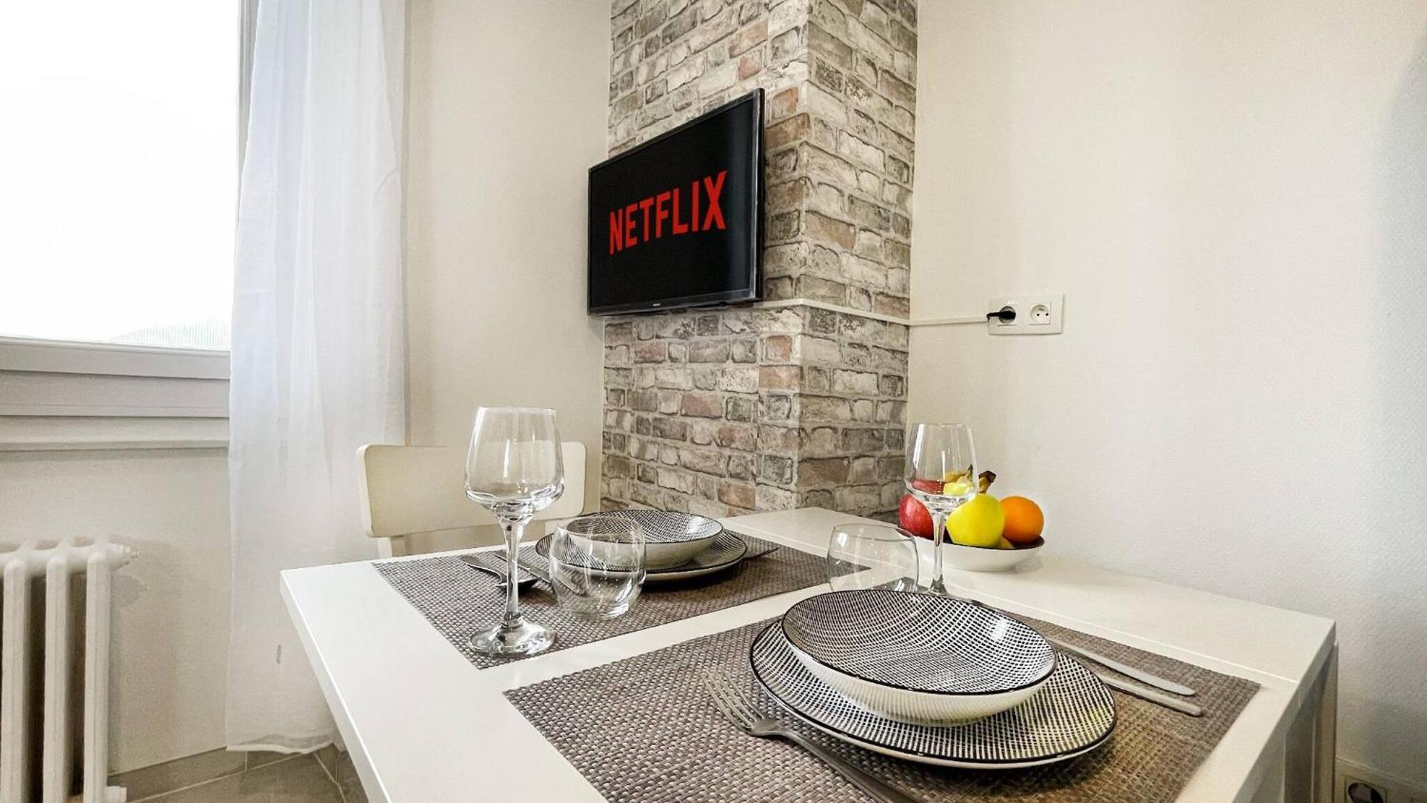 Homey Keola - Parking Prive Gratuit - Aux Portes De Geneve - Au Pied Du Tram - Appartement Avec 1 Chambre Et Un Grand Salon Avec Un Canape-Lit Ambilly Exteriör bild