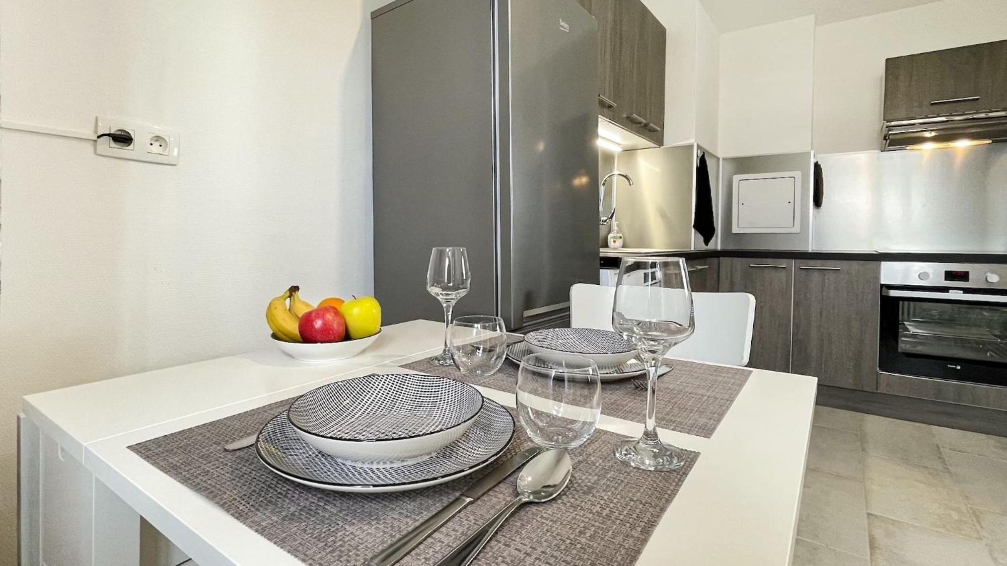 Homey Keola - Parking Prive Gratuit - Aux Portes De Geneve - Au Pied Du Tram - Appartement Avec 1 Chambre Et Un Grand Salon Avec Un Canape-Lit Ambilly Exteriör bild
